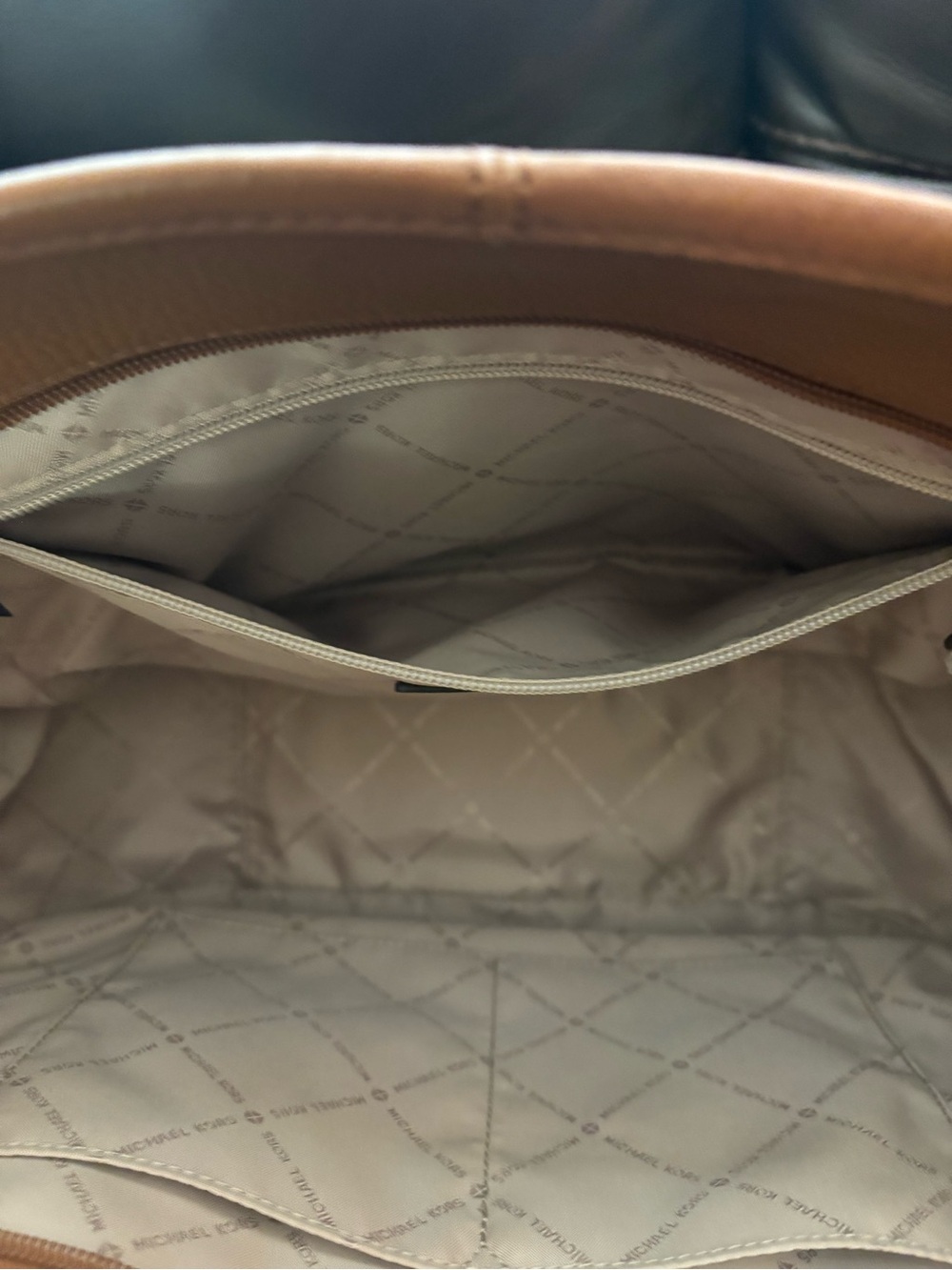 Michael Kors Luggage Pebbled Leather MK Tote - Picture 5 of 6